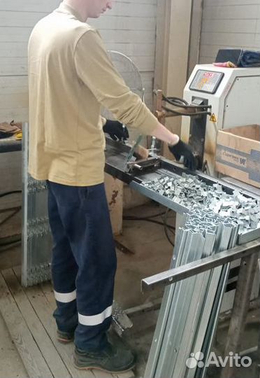 Сварщик на полуавтомат