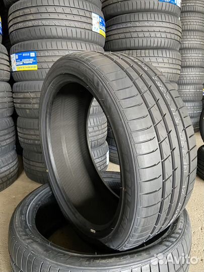 Habilead HF330 275/35 R19