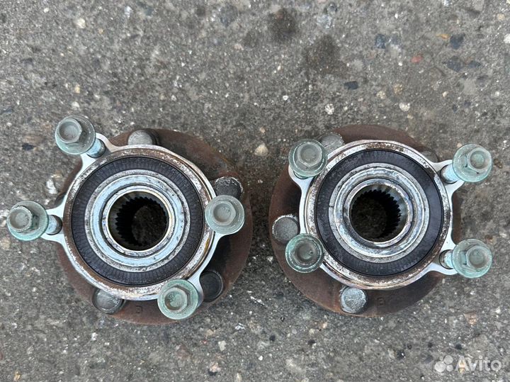 Ступица с подшипником Mazda Cx9 комплект