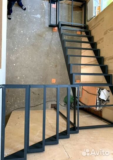 Металлокаркас для лестницы 