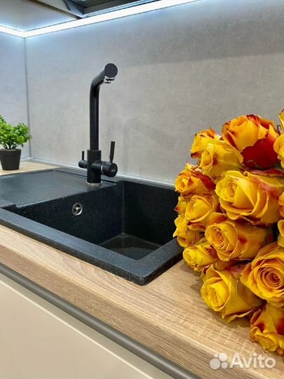 Кухня на заказ с доводчиками в Челябинске