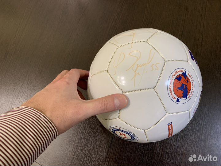 Футбольный мяч