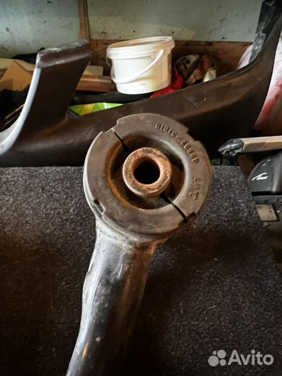 Верхний левый передний рычаг altezza