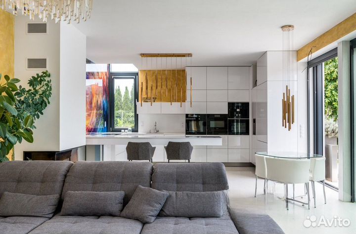 Кухня угловая белая