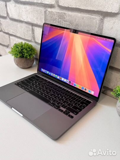 Идеальный Apple MacBook Air 13 2022 M2, 8Gb/256SSD