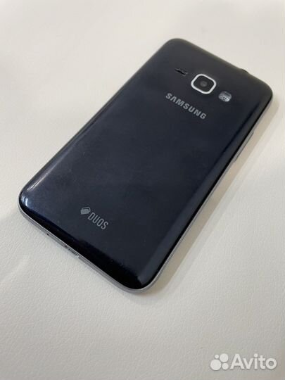 Телефон Samsung j1 2016