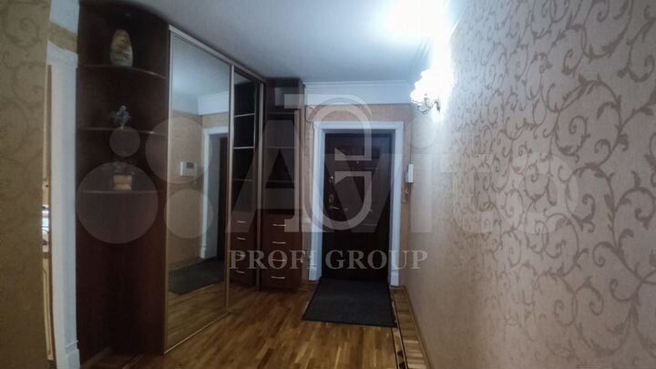 4-к. квартира, 130 м², 4/9 эт.