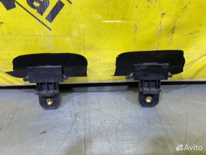 Стекло двери переднее левое Kia Rio 4 FB 2017