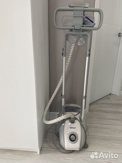 Отпариватель для одежды Kitfort напольный