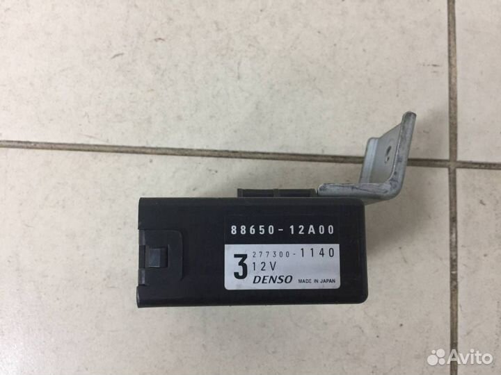 Блок электронный Toyota Corolla E120 2001-2007