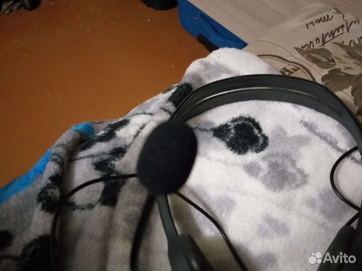 Наушники с микрофоном