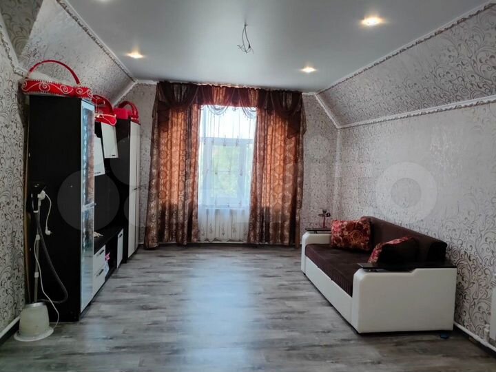 Коттедж 185 м² на участке 3 сот.