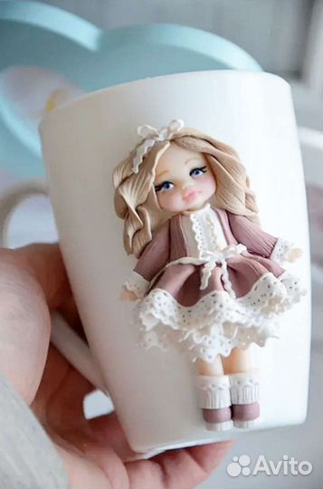 Кружка с декором из полимерной глины