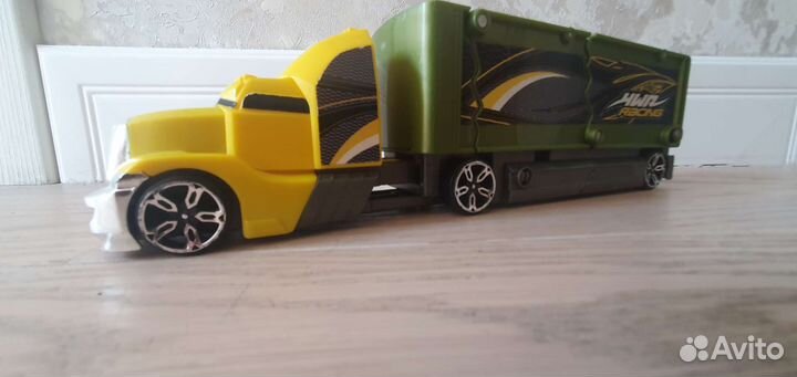 Hot wheels crashin' big rig жёлтая кабина