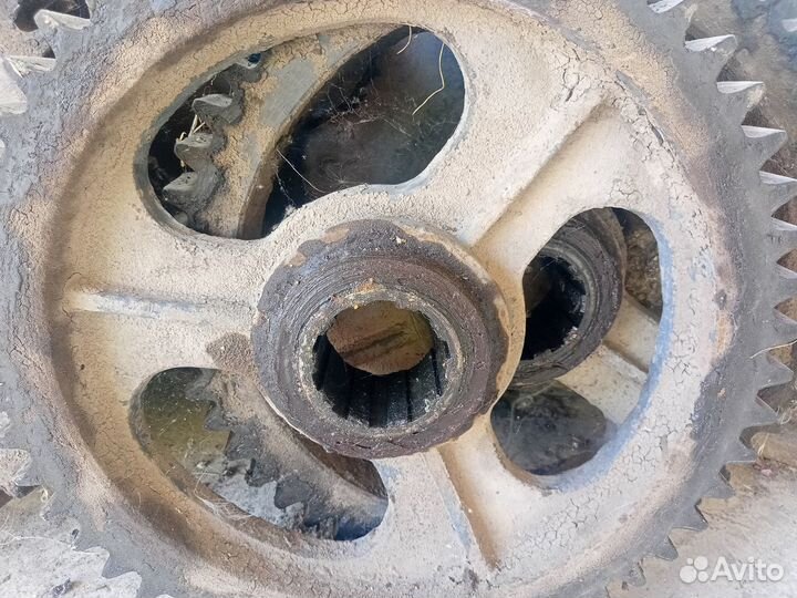 Шестерни на кран кб 403, 405