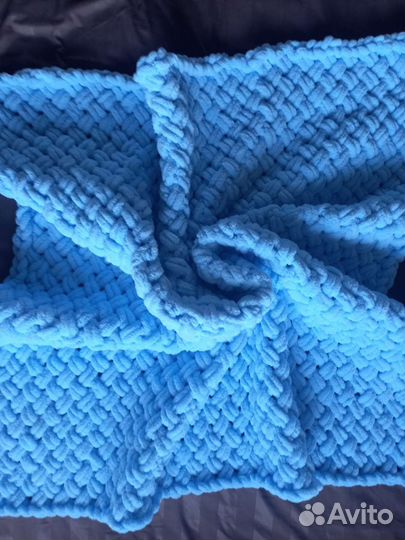 Плед ручной работы из плюшевой пряжи Alize puffy