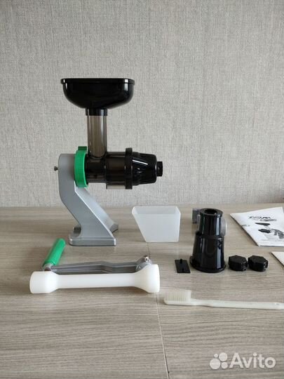 Соковыжималка шнековая ручная