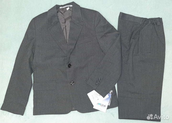Костюм 134-140 новый