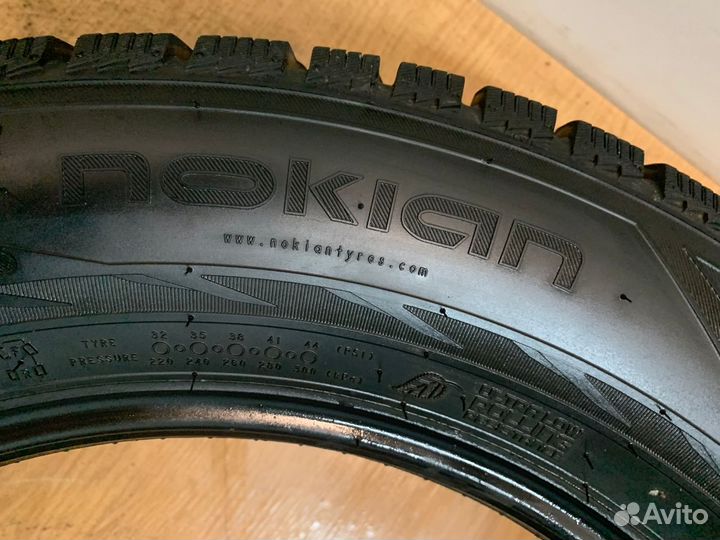 Nokian Tyres Hakkapeliitta R2 SUV 235/60 R18 107R