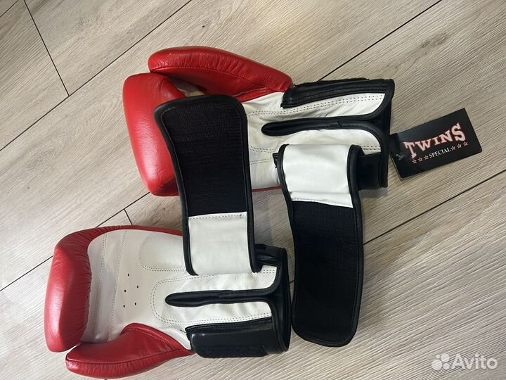 Боксерские перчатки 14 и 16 унций