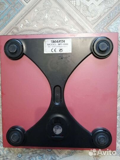 Весы напольные Marta