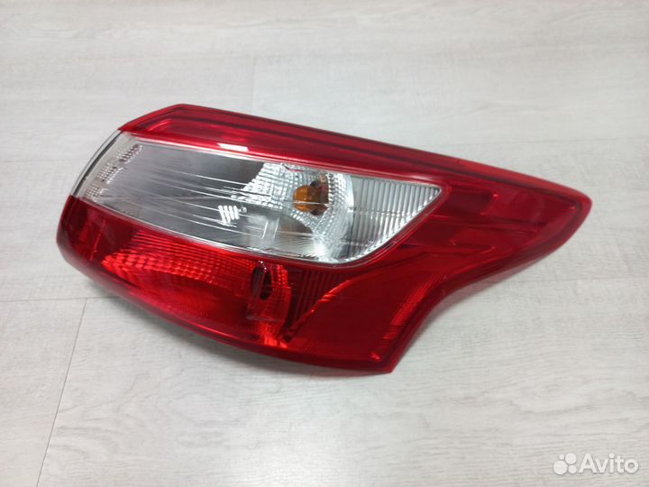 Фонарь задний новый Ford Focus III 2011-2015 4D