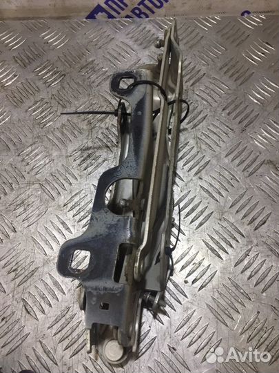 Петли багажника Cadillac Sts седан LH2 4.6 2008