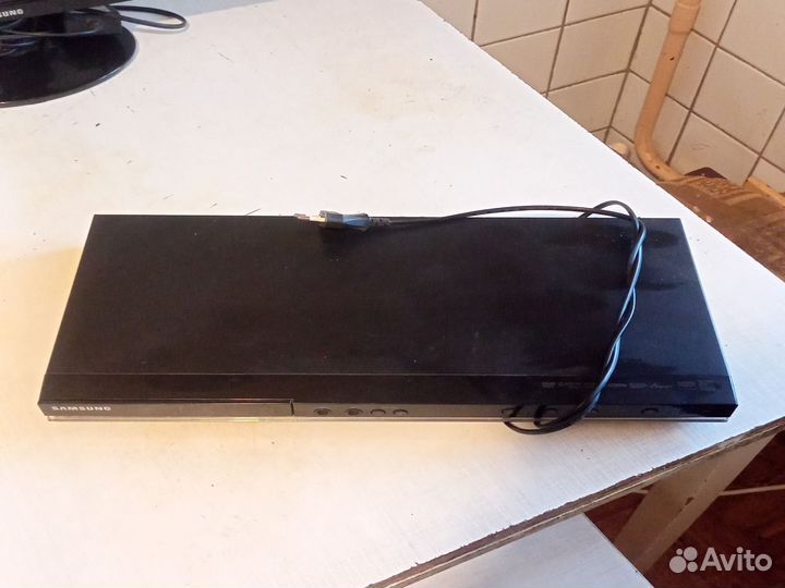 Монитор с лазерным видео проигрывателем samsung