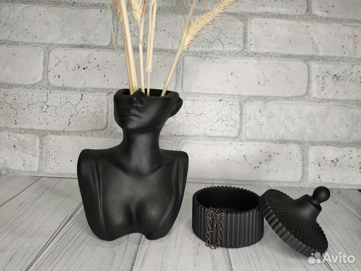 Кашпо/Ваза Муза из гипса