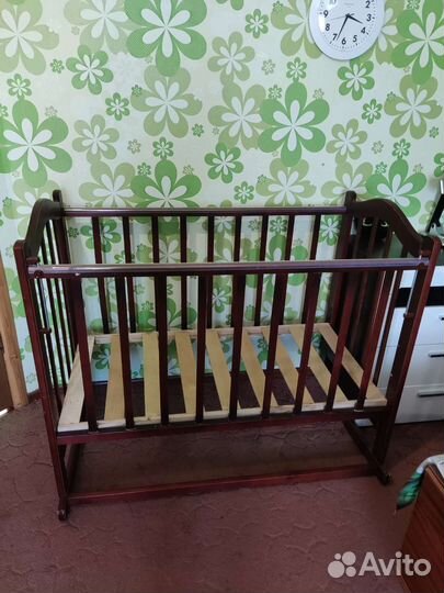 Детская кроватка