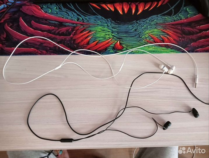 Наушники с микрофоном