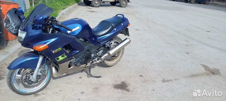 Продам кавасаки zzr 400-2
