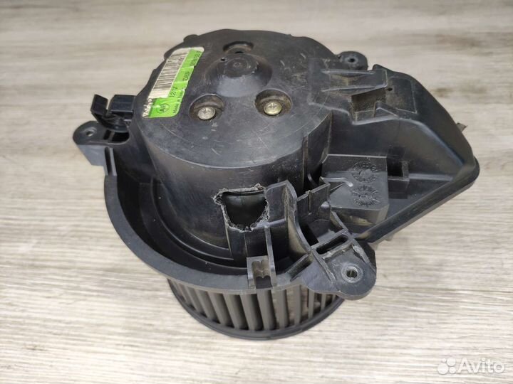 Вентилятор печки Peugeot 406 Samand