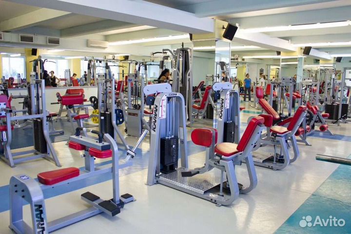 Абонемент в фитнес клуб с бассейном