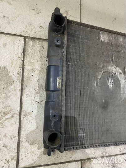Радиатор охлаждения двигателя Chevrolet Niva