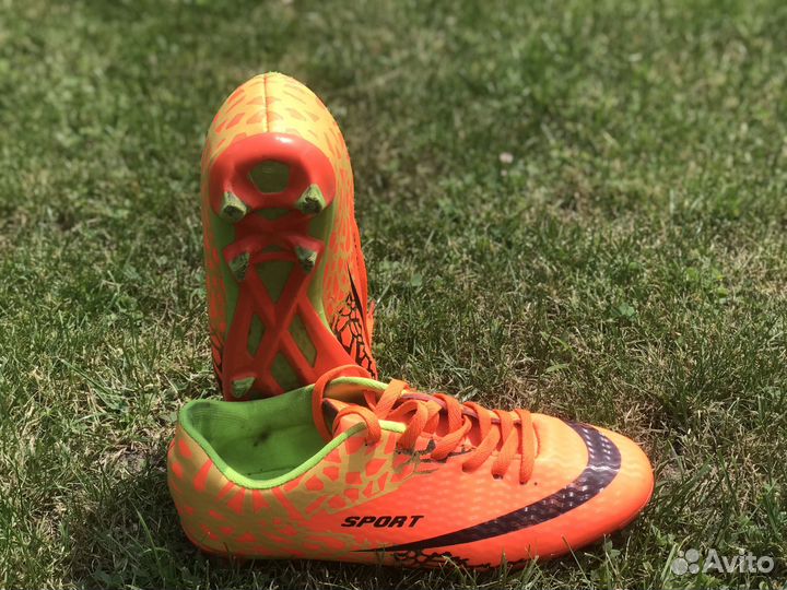 Футбольные бутсы