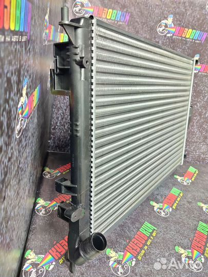 Радиатор охлаждения nissan almera G 15 с a\c