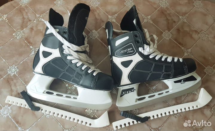 Коньки хоккейный CCM Pro