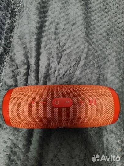 Портативная колонка JBL Charge 3