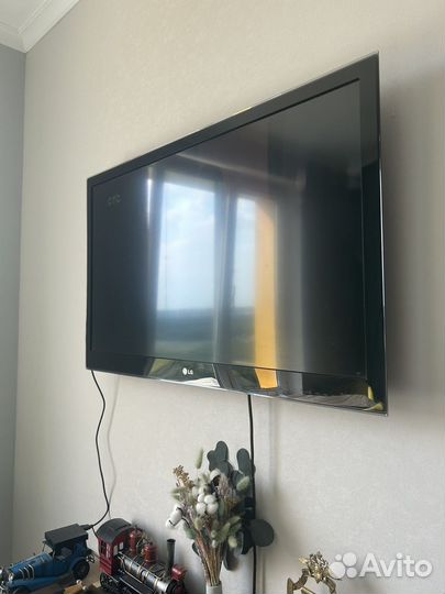 Телевизор LG 42LW4500 LED