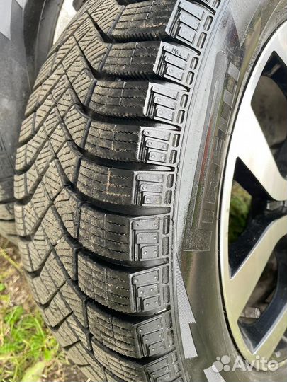 Pirelli Ice Zero FR 205/60 R16 96T