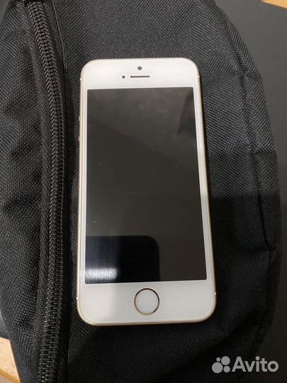 Телефон iPhone se 2016