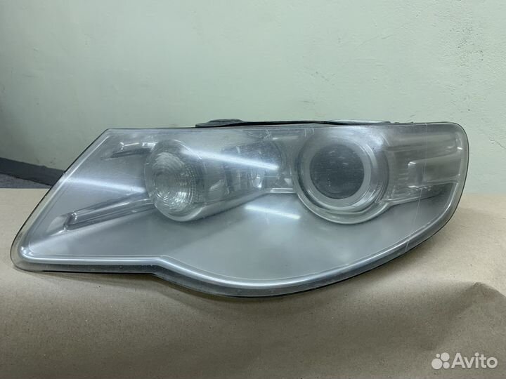 Фара левая Touareg 7l рестайлинг