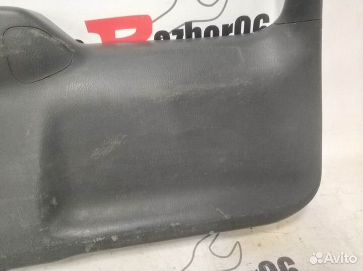 Обшивка крышки багажника Honda Stream RN1 D17A