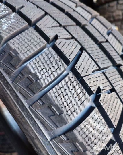 Yokohama Ice Guard IG50+ 215/60 R16 95Q