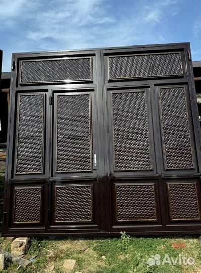 Ворота в Дербенте светлые