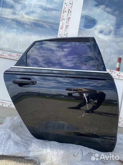 Задняя правая дверь audi A6 C7 черная