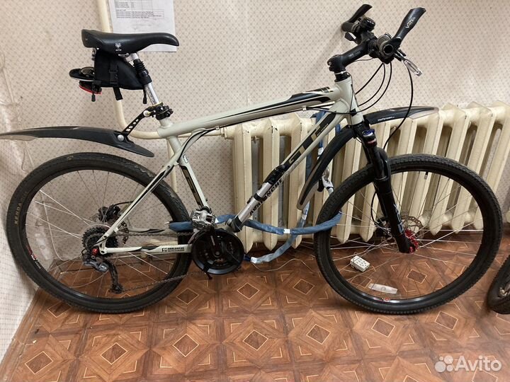 Продаю велосипед GT