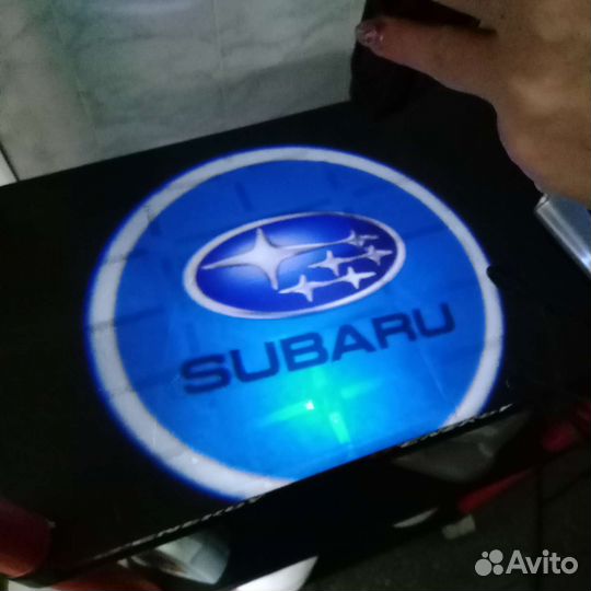 Проектор логотипа на дверь автомобиля