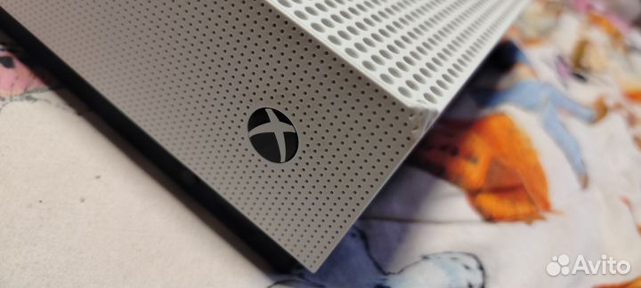 Xbox One s 1tb 4k HDR